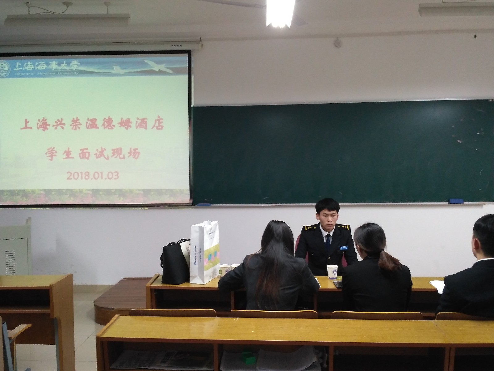 面試現場1.jpg